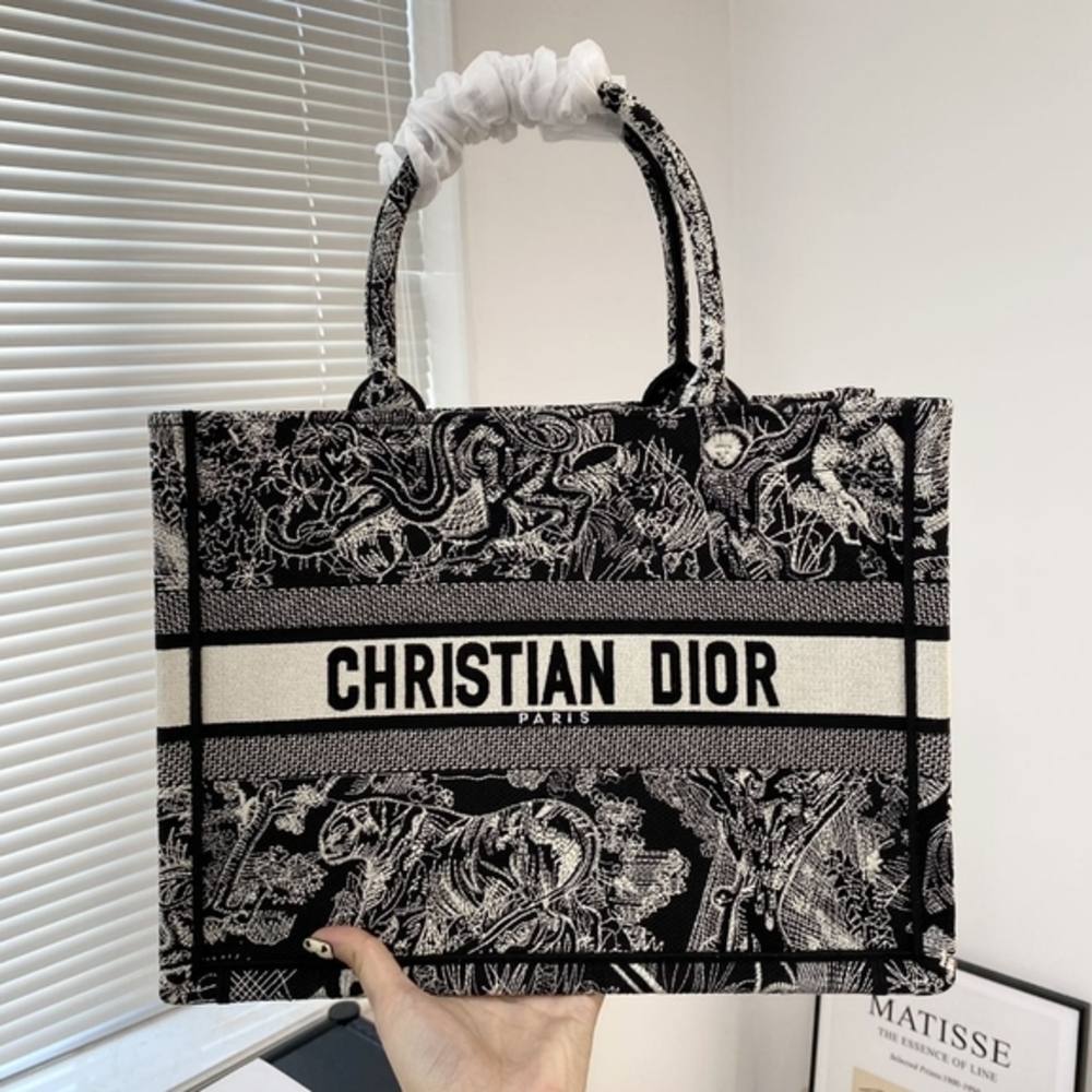 DIOR BookTote Reverse Joyie print embroidery